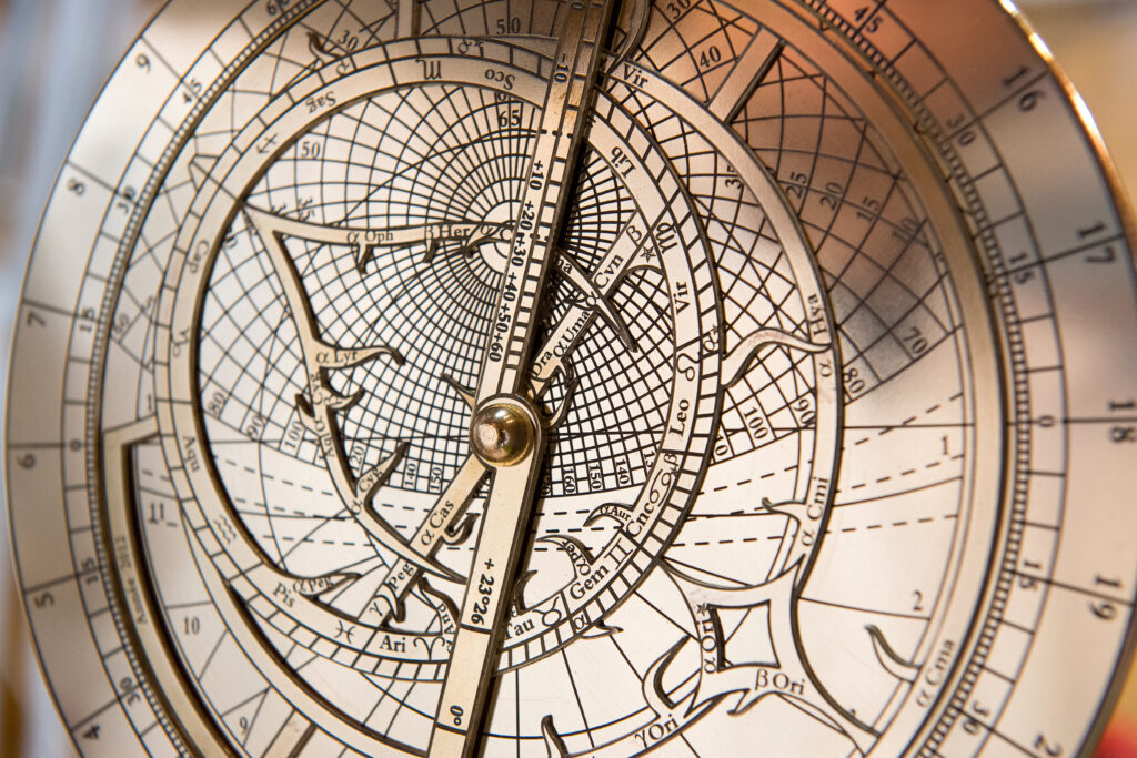Face avant d'un astrolabe